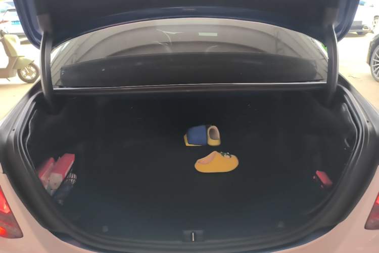 Used Mercedes-Benz C-Class 2021 C 260 L Sport Edition Star Collection Trunk