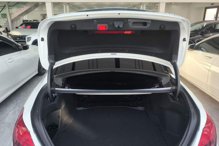 Used Mercedes-Benz C-Class 2021 C 200 L Fashion Edition Sport Version Trunk