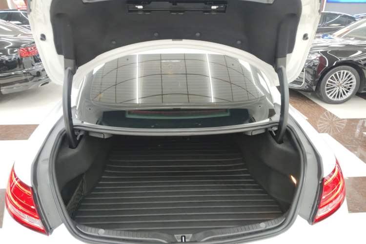 Used Mercedes-Benz C-Class 2021 C 260 Coupe Trunk