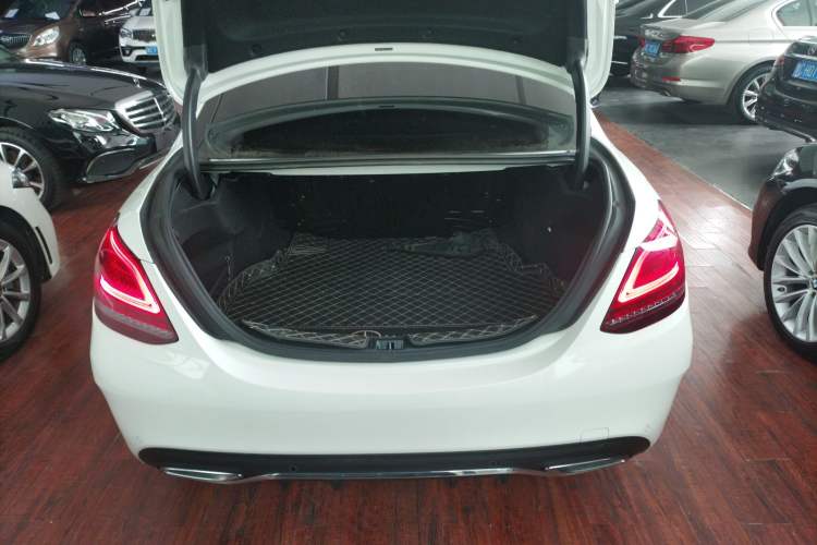 Used Mercedes-Benz C-Class 2021 C 200 L Fashion Edition Sport Version Trunk