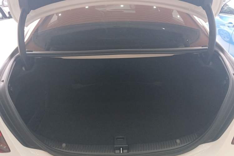 Used Mercedes-Benz C-Class 2021 C 200 L Fashion Edition Sport Version Trunk