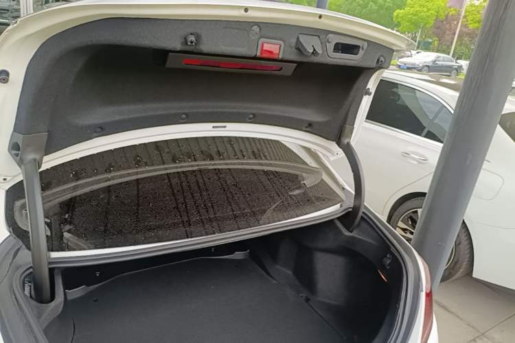 Used Mercedes-Benz C-Class 2021 C 200 L Fashion Edition Sport Version Trunk