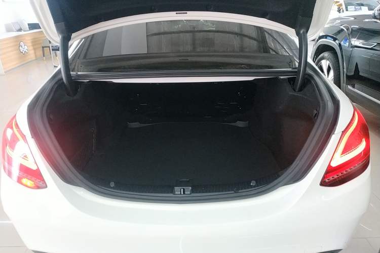 Used Mercedes-Benz C-Class 2021 C 200 L Fashion Edition Sport Version Trunk