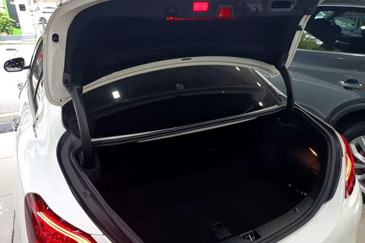 Used Mercedes-Benz C-Class 2021 C 260 L Sport Edition Trunk