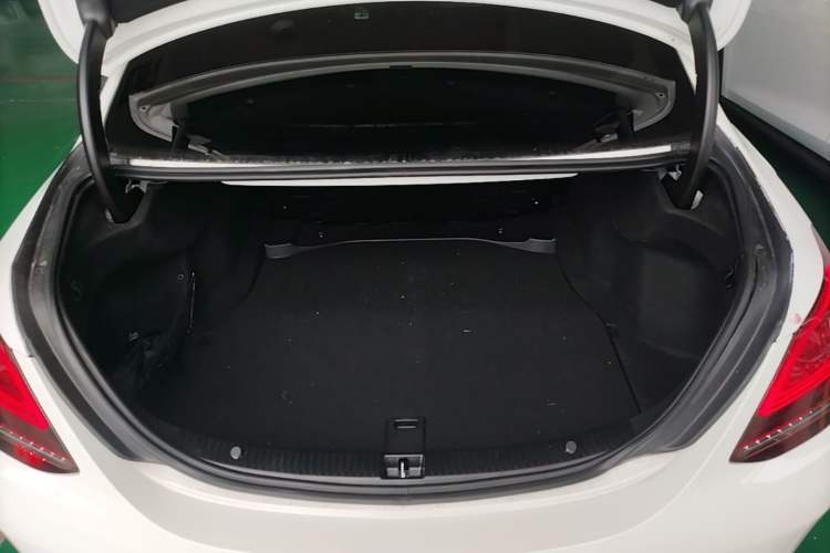 Used Mercedes-Benz C-Class 2021 C 200 L Fashion Edition Sport Version Trunk