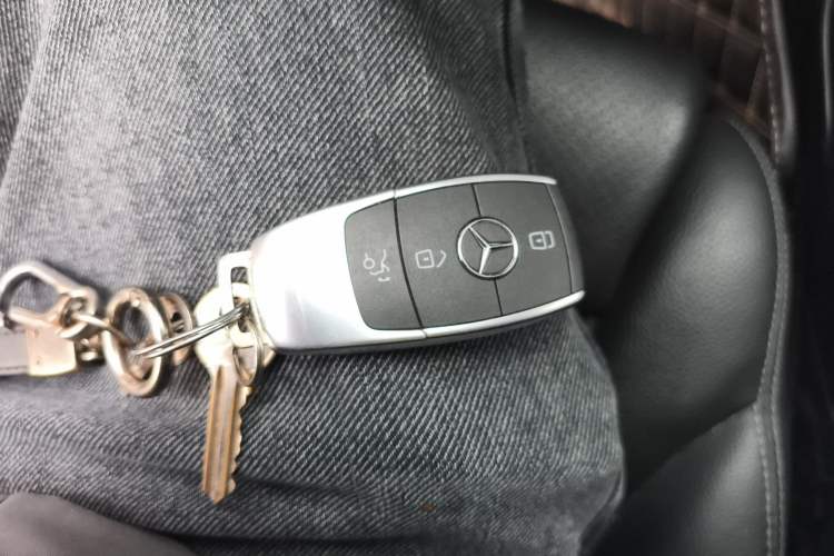 Used Mercedes-Benz C-Class 2021 C 200 L Fashion Model Vehicle Key