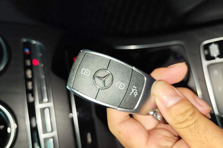 Used Mercedes-Benz C-Class 2021 C 260 L Sport Edition Vehicle Key