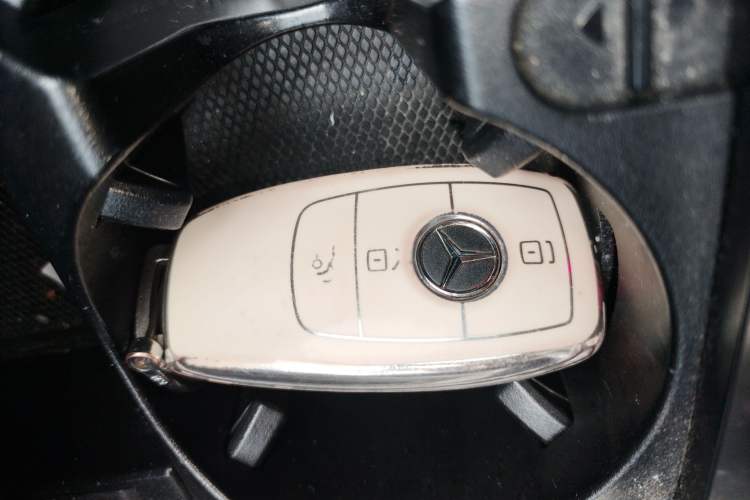Used Mercedes-Benz C-Class 2021 C 200 L Fashion Edition Sport Version Vehicle Key