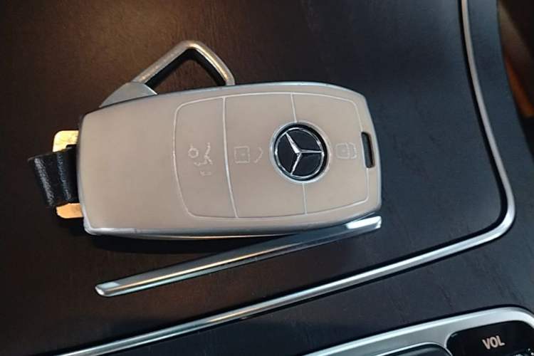 Used Mercedes-Benz C-Class 2021 C 260 L Sport Edition Vehicle Key