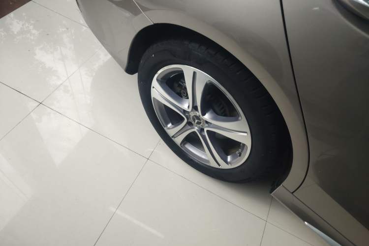Used Mercedes-Benz C-Class 2021 C 260 L Sport Edition Right Rear Wheel Hub