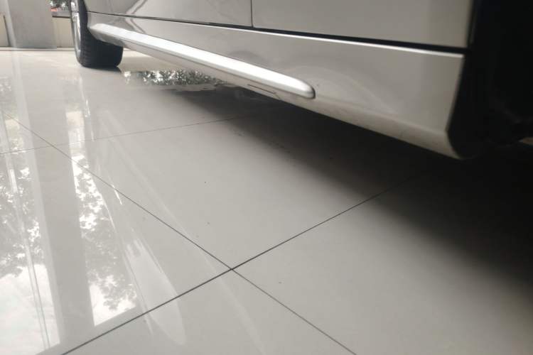 Used Mercedes-Benz C-Class 2021 C 260 L Sport Edition Right Side Sill