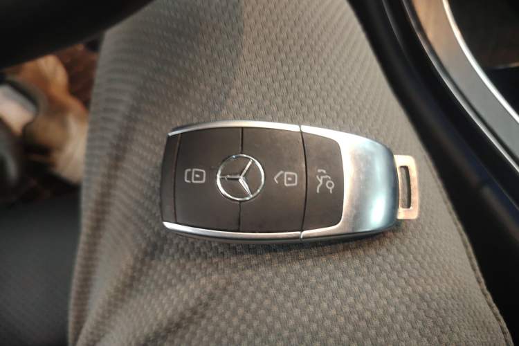 Used Mercedes-Benz C-Class 2021 C 260 L Sport Edition Vehicle Key