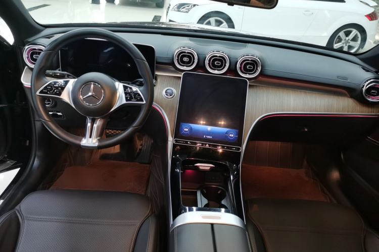 Used Mercedes-Benz C-Class 2022 Facelift C 260 L Center Console