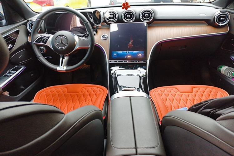 Used Mercedes-Benz C-Class 2022 Facelift C 260 L Center Console