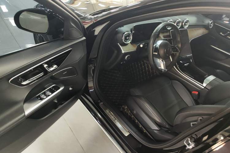Used Mercedes-Benz C-Class 2022 Facelift C 260 L Driver Seat