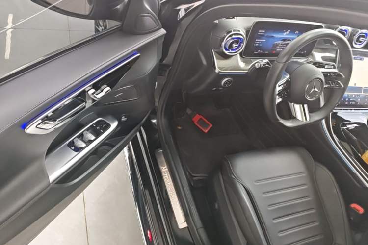 Used Mercedes-Benz C-Class 2022 Restyled C 260 L Sport Edition Driver Seat