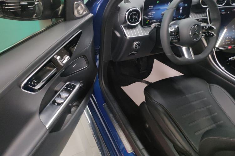 Used Mercedes-Benz C-Class 2022 Restyled C 200 L Sport Edition Driver Seat