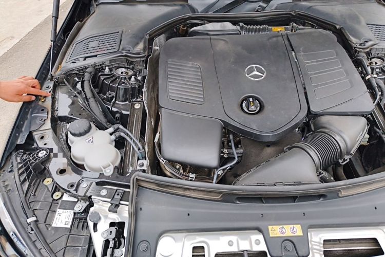 Used Mercedes-Benz C-Class 2022 Facelift C 260 L Engine Bay Right
