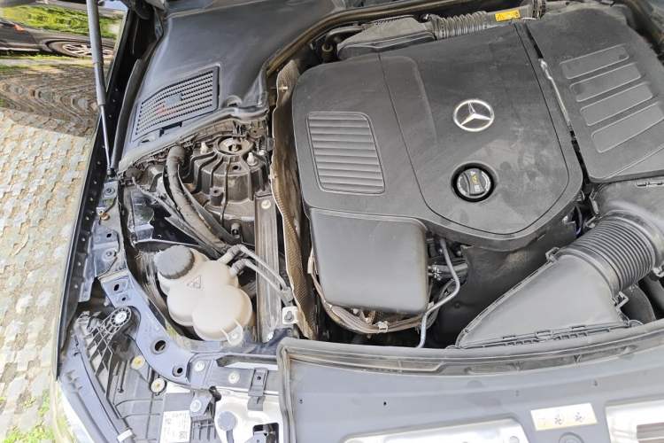 Used Mercedes-Benz C-Class 2022 Facelift C 260 L Engine Bay Right