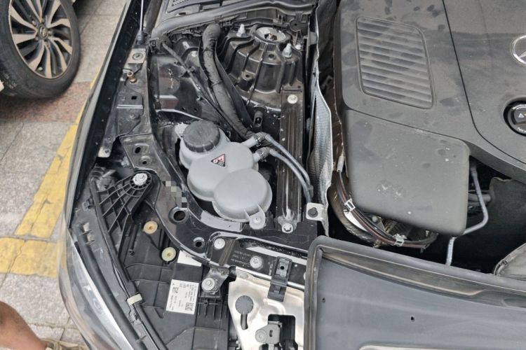 Used Mercedes-Benz C-Class 2022 C 260 L Engine Bay Right