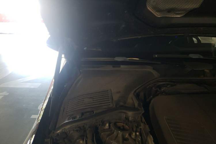 Used Mercedes-Benz C-Class 2022 C 200 L Sport Edition Engine Bay Right