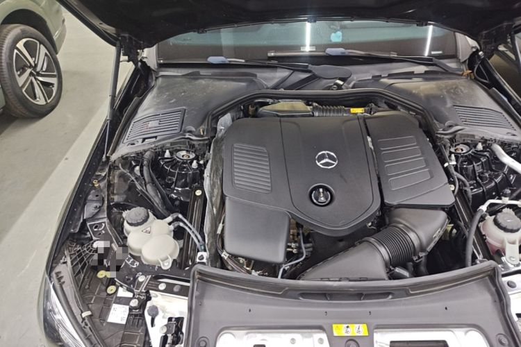 Used Mercedes-Benz C-Class 2022 C 260 L Engine Bay Right