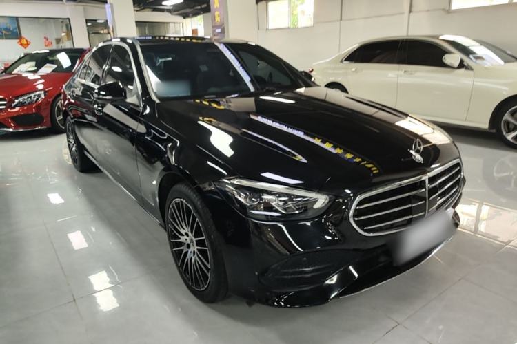 Used Mercedes-Benz C-Class 2022 Facelift C 260 L Front Right 45 Deg