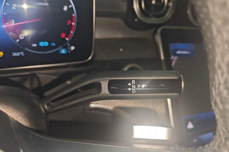Used Mercedes-Benz C-Class 2022 Restyled C 260 L Sport Edition Gear Lever