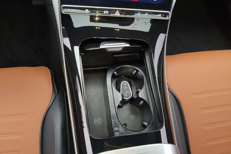 Used Mercedes-Benz C-Class 2022 Restyled C 260 L Sport Edition Gear Lever