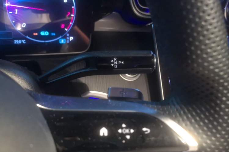 Used Mercedes-Benz C-Class 2022 C 260 L Obsidian Night Sport Edition Gear Lever
