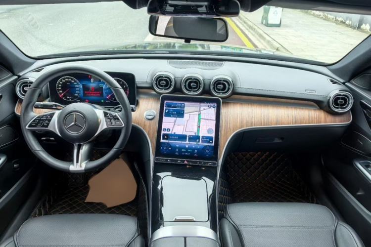 Used Mercedes-Benz C-Class 2022 Facelift C 260 L Interior 6