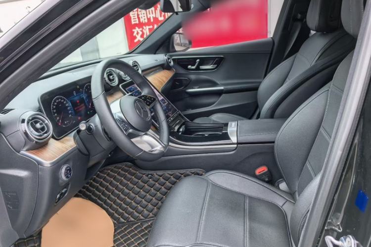Used Mercedes-Benz C-Class 2022 Facelift C 260 L Interior 7