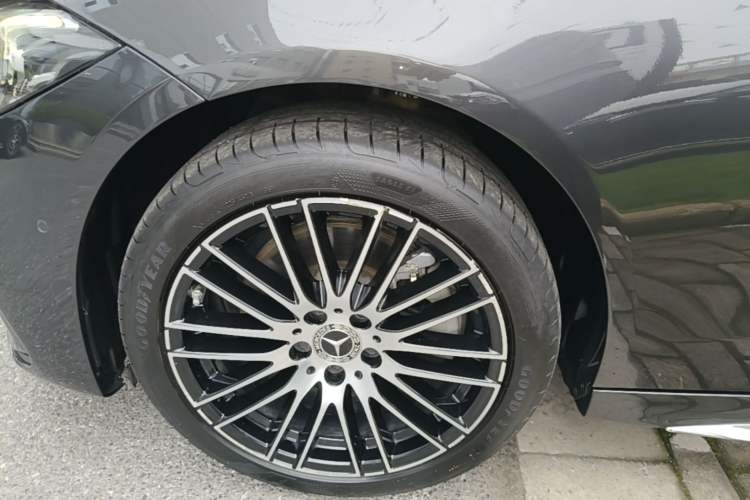 Used Mercedes-Benz C-Class 2022 Restyled C 260 L Sport Edition Left Front Wheel Hub