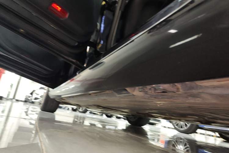 Used Mercedes-Benz C-Class 2022 Facelift C 260 L Left Side Sill