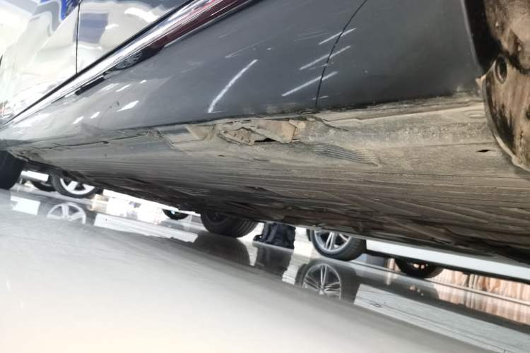 Used Mercedes-Benz C-Class 2022 Facelift C 260 L Left Side Sill
