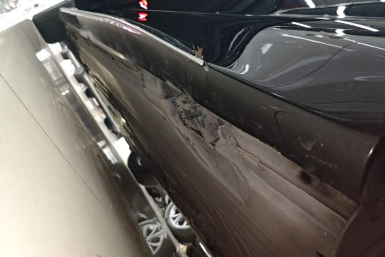 Used Mercedes-Benz C-Class 2022 Restyled C 200 L Sport Edition Left Side Sill