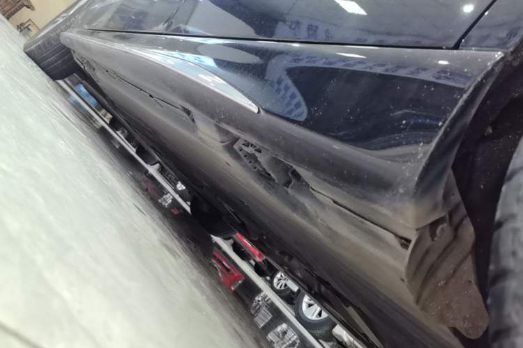 Used Mercedes-Benz C-Class 2022 C 200 L Sport Edition Left Side Sill