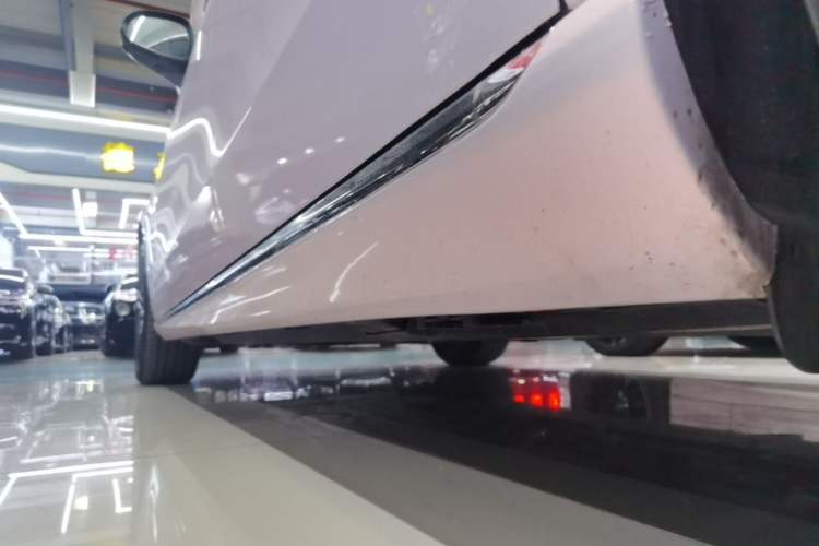 Used Mercedes-Benz C-Class 2022 Facelift C 260 L Left Side Sill