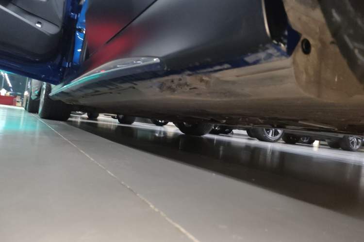 Used Mercedes-Benz C-Class 2022 Restyled C 200 L Sport Edition Left Side Sill