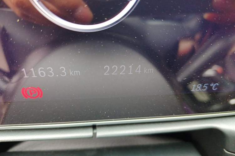 Used Mercedes-Benz C-Class 2022 Facelift C 260 L Odometer Close Up