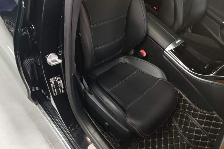 Used Mercedes-Benz C-Class 2022 Facelift C 260 L Right Front Seat