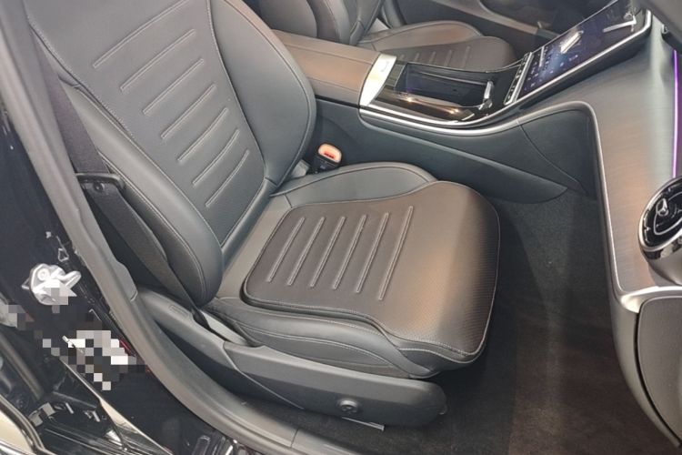 Used Mercedes-Benz C-Class 2022 Restyled C 200 L Sport Edition Right Front Seat