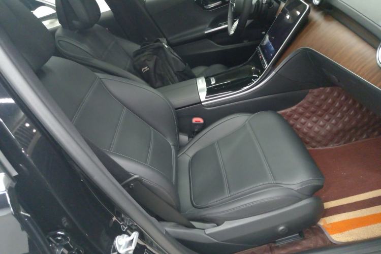 Used Mercedes-Benz C-Class 2022 Facelift C 260 L Right Front Seat