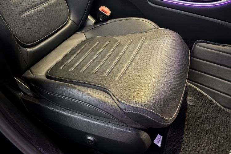 Used Mercedes-Benz C-Class 2022 Restyled C 260 L Sport Edition Right Front Seat