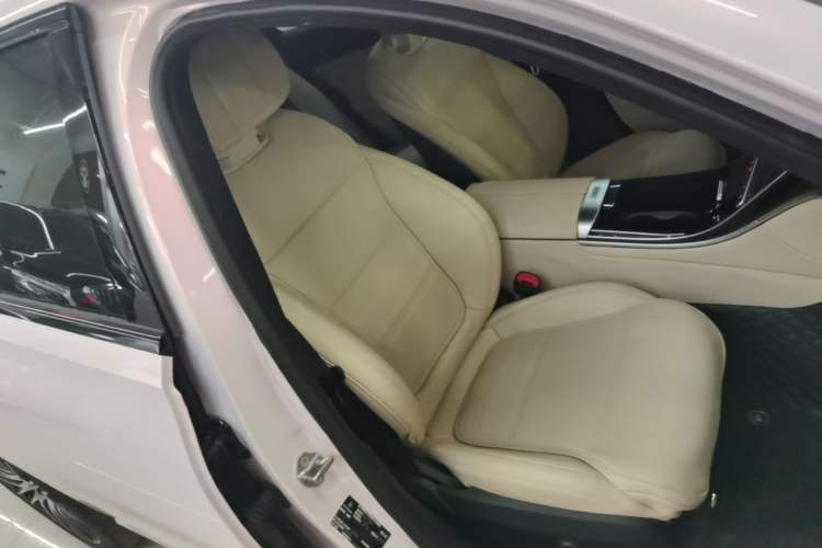 Used Mercedes-Benz C-Class 2022 Facelift C 260 L Right Front Seat