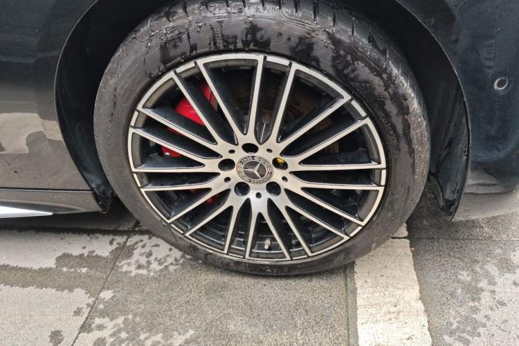 Used Mercedes-Benz C-Class 2022 C 260 L Sport Edition Right Front Wheel Hub