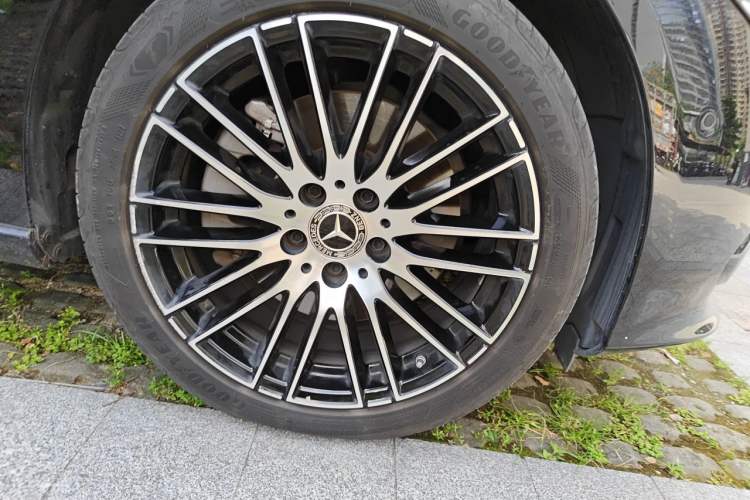 Used Mercedes-Benz C-Class 2022 Facelift C 260 L Right Front Wheel Hub