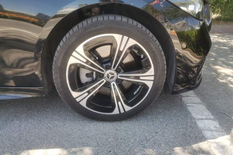 Used Mercedes-Benz C-Class 2022 C 260 L Obsidian Night Sport Edition Right Front Wheel Hub