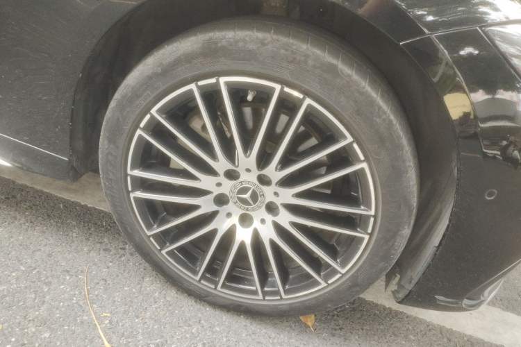 Used Mercedes-Benz C-Class 2022 Restyled C 260 L Sport Edition Right Front Wheel Hub