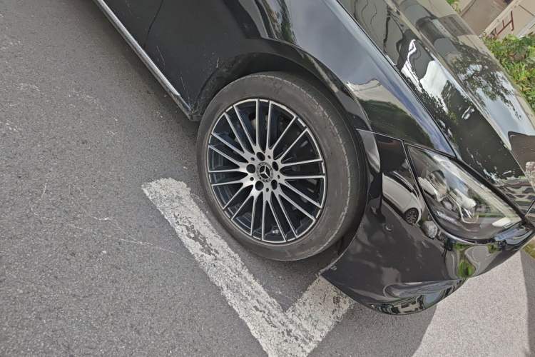 Used Mercedes-Benz C-Class 2022 C 260 L Right Front Wheel Hub